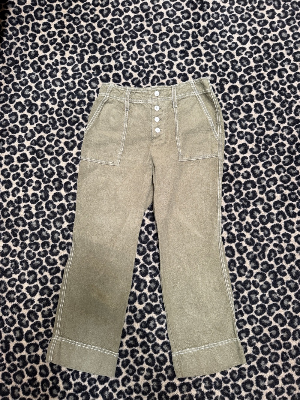 Casual Olive Green Button-Front Chinos for Men